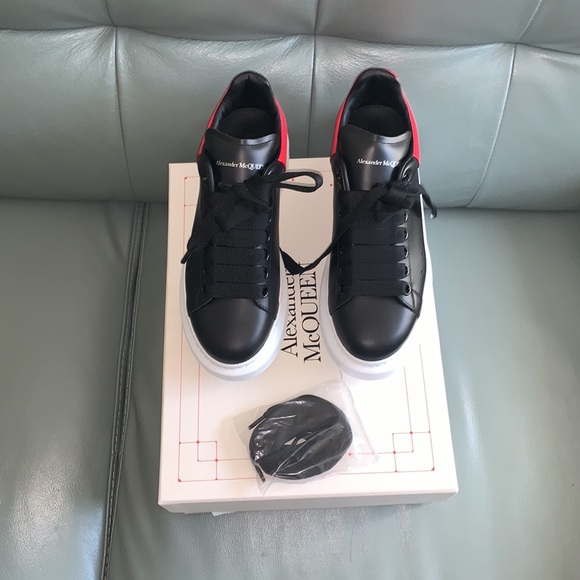 Alexander McQueen  Oversize Colorblock Sneaker BLACK/ DARK CORAL - Picture 8 of 15